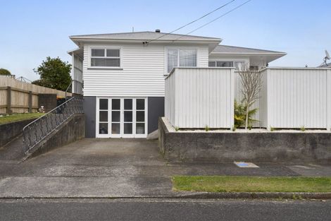 Photo of property in 3 Blenheim Place, Vogeltown, New Plymouth, 4310