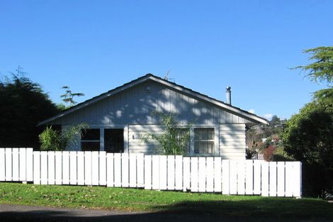 Photo of property in 26 Kashmir Road, Glen Eden, Auckland, 0602