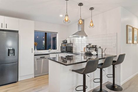 Photo of property in 63 Black Beech Crescent, Takanini, 2110