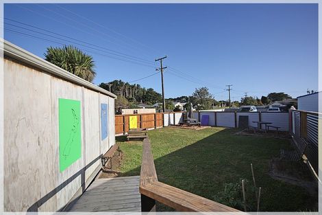 Photo of property in 5 Ripa Street, Tangimoana, 4822