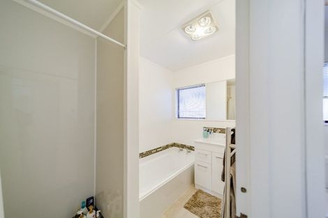 Photo of property in 42 Whiting Crescent, Greenmeadows, Napier, 4112