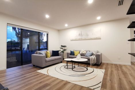 Photo of property in 57e Hogans Road, Glenfield, Auckland, 0629