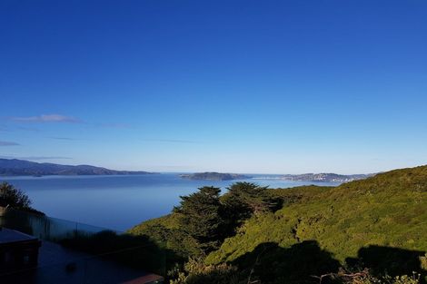 Photo of property in 8 Forbes Lane, Newlands, Wellington, 6037