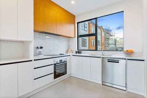 Photo of property in 5/28 Lavelle Road, Henderson, Auckland, 0612