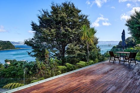 Photo of property in 21 Dillon Street, Lowry Bay, Lower Hutt, 5013