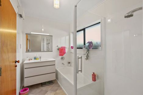 Photo of property in 53 Mcfarlane Street, Oakura, 4314