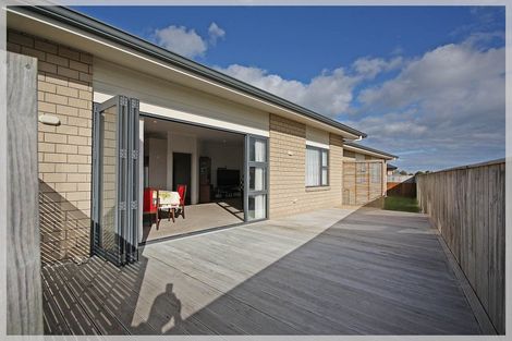 Photo of property in 25 Story Street, Foxton Beach, Foxton, 4815