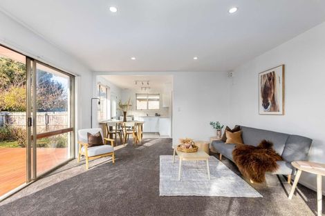 Photo of property in 19 Leonie Place, Aranui, Christchurch, 8061