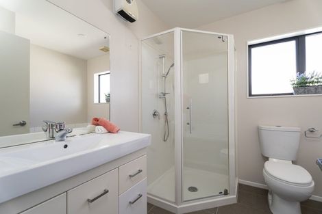 Photo of property in 213 Mark Avenue, Grenada Village, Wellington, 6037