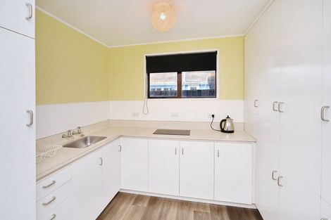 Photo of property in 33 Seymour Street, Hornby, Christchurch, 8042