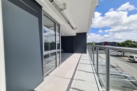 Photo of property in Bella Vista, 1f/84 Gunner Drive, Te Atatu Peninsula, Auckland, 0610