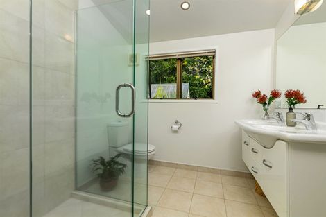 Photo of property in 25 Kingfisher Grove, Greenhithe, Auckland, 0632