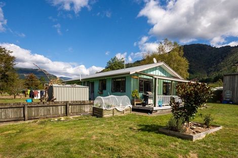 Photo of property in 137 Wakamarina Road, Canvastown, Havelock, 7178