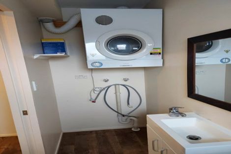 Photo of property in 7/138 Queens Drive, Lyall Bay, Wellington, 6022