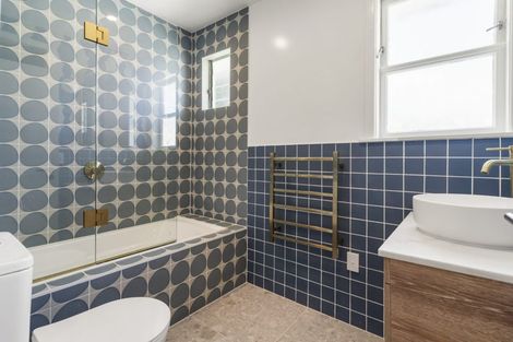 Photo of property in 24d Clinton Avenue, Te Atatu Peninsula, Auckland, 0610