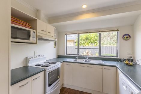 Photo of property in 14 San Vito Place, Paraparaumu Beach, Paraparaumu, 5032