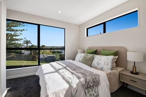 Photo of property in 1/32 Beulah Avenue, Rothesay Bay, Auckland, 0630