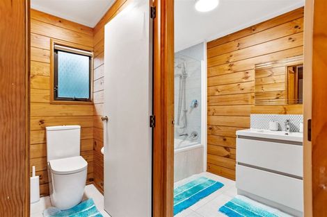Photo of property in 22 Worthington Place, West Harbour, Auckland, 0618