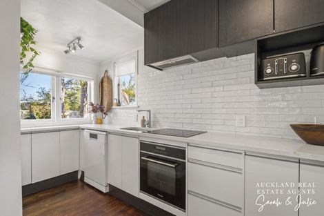 Photo of property in 422a Old Te Atatu Road, Te Atatu Peninsula, Auckland, 0610