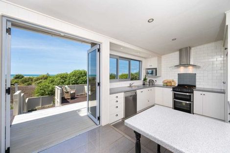 Photo of property in 2 Collison Terrace, Haumoana, 4102