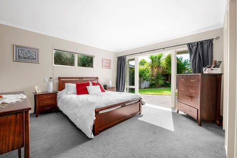 Photo of property in 76 Saint James Drive, Huntington, Hamilton, 3210