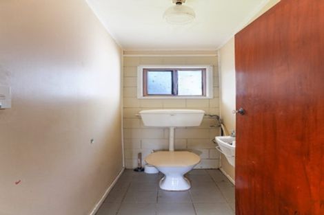 Photo of property in 10 Sealand Place, Mangere Bridge, Auckland, 2022