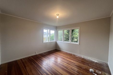 Photo of property in 3 Ozich Avenue, Te Atatu South, Auckland, 0610