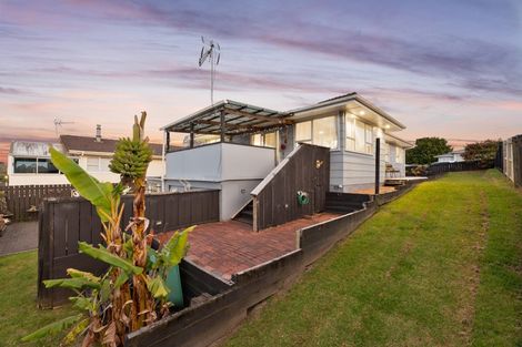 Photo of property in 12 Helena Street, Massey, Auckland, 0614