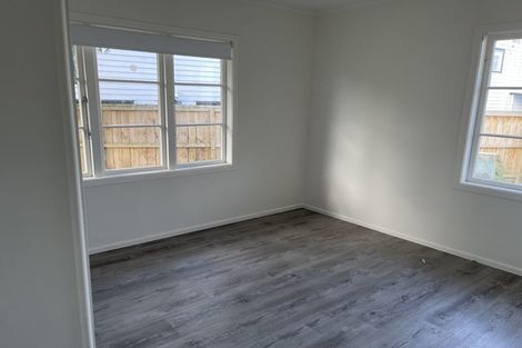 Photo of property in 70 Smythe Road, Henderson, Auckland, 0612