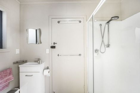 Photo of property in 11 Second Avenue, Glenbrook, Waiuku, 2681