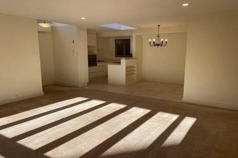 Photo of property in 2/11 Memorial Avenue, Ilam, Christchurch, 8053