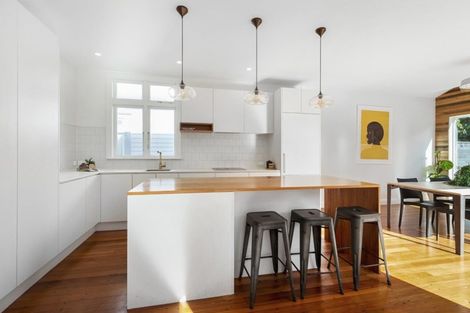 Photo of property in 72 The Parade, Island Bay, Wellington, 6023