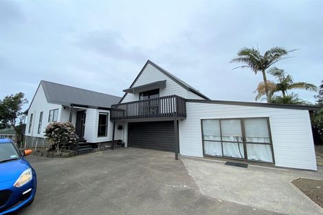 Photo of property in 8 Panorama Court, Red Beach, 0932