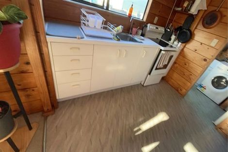 Photo of property in 36 Meadowvale Rise, Titirangi, Auckland, 0604