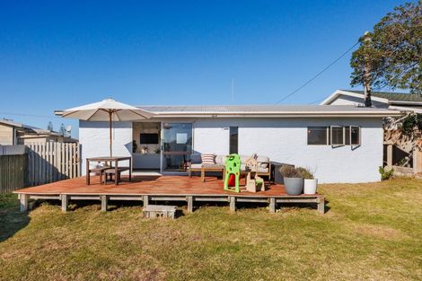 Photo of property in 12 Rangitane Street, Himatangi Beach, Foxton, 4891