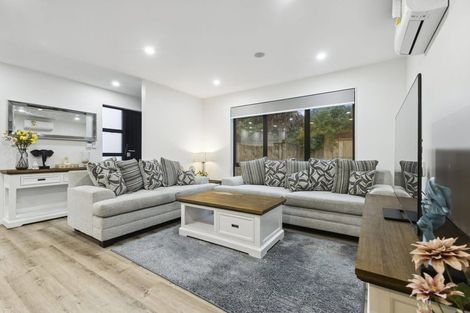 Photo of property in 43f Beach Road, Pahurehure, 2113