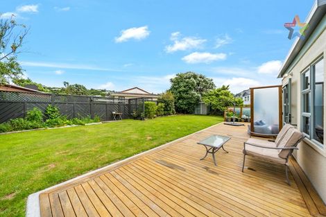 Photo of property in 81 Normandale Road, Normandale, Lower Hutt, 5010