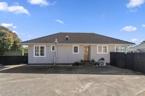 Photo of property in 4 Glenford Lane, Te Atatu Peninsula, Auckland, 0610