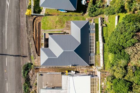 Photo of property in 5 South Road, Moturoa, New Plymouth, 4310