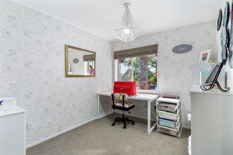 Photo of property in 1 Pelican Lane, Unsworth Heights, Auckland, 0632