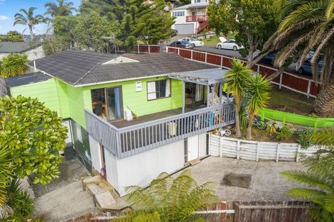 Photo of property in 12 Noeleen Street, Glenfield, Auckland, 0629