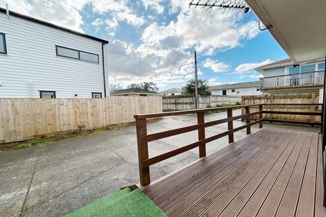 Photo of property in 9 Queen Mary Avenue, New Lynn, Auckland, 0600