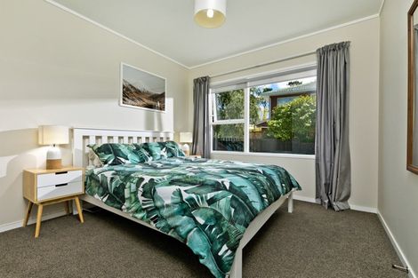 Photo of property in 7 Porter Avenue, Te Atatu South, Auckland, 0610