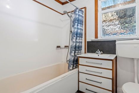Photo of property in 28 Primrose Street, Northcote, Christchurch, 8052