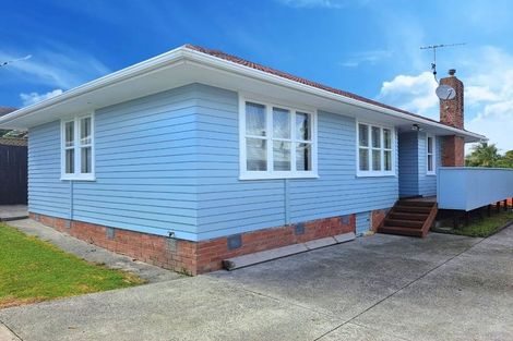 Photo of property in 6 Wharf Road, Te Atatu Peninsula, Auckland, 0610