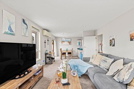Photo of property in 21 La Perouse Place, Northcote, Christchurch, 8052