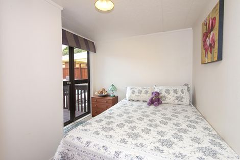 Photo of property in 10 Len Brown Place, Pukekohe, 2120