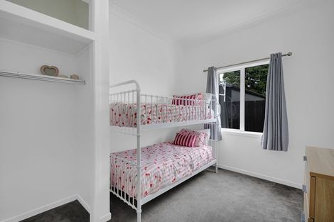 Photo of property in 15e Rospeath Crescent, Spotswood, New Plymouth, 4310