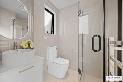Photo of property in 37a Crestview Rise, Papakura, 2110