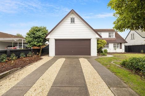 Photo of property in 10 Dunrobin Place, Avonhead, Christchurch, 8042